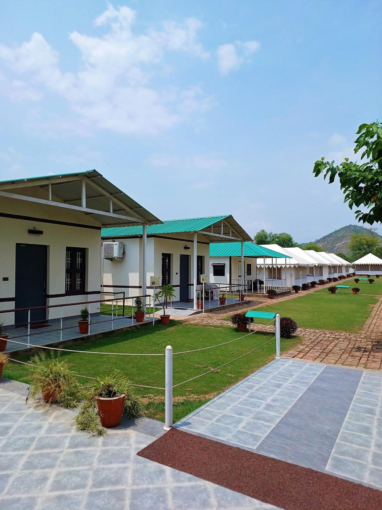 Shivir Aranya - Wilderness Resort Alwar Ngoại thất bức ảnh